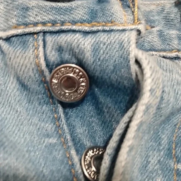 Levis 501 cut off jean shorts - Picture 10 of 15